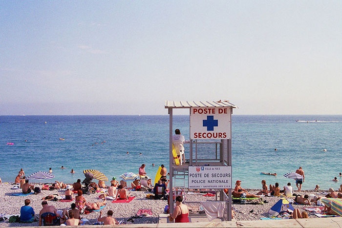Солнце, море и безопасность на пляжах Ниццы